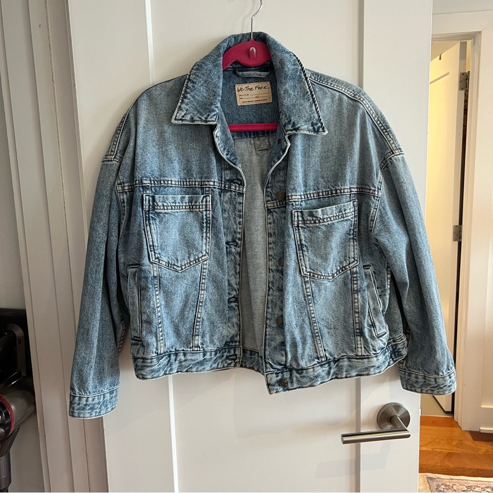 Free People We The Free Light Wash Denim Jacket Size XS